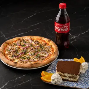 Pizza Al Tonno + Tiramisu + Cola 0.5 bei Don Roberto Graz