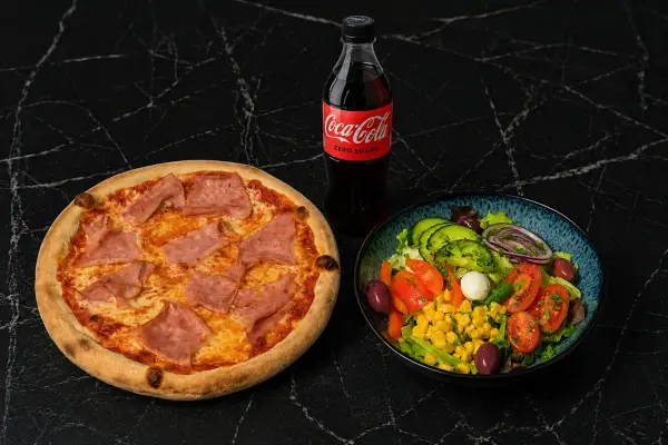 Schinken + Insalata Mista + Cola 0.5 – jetzt in Graz bestellen