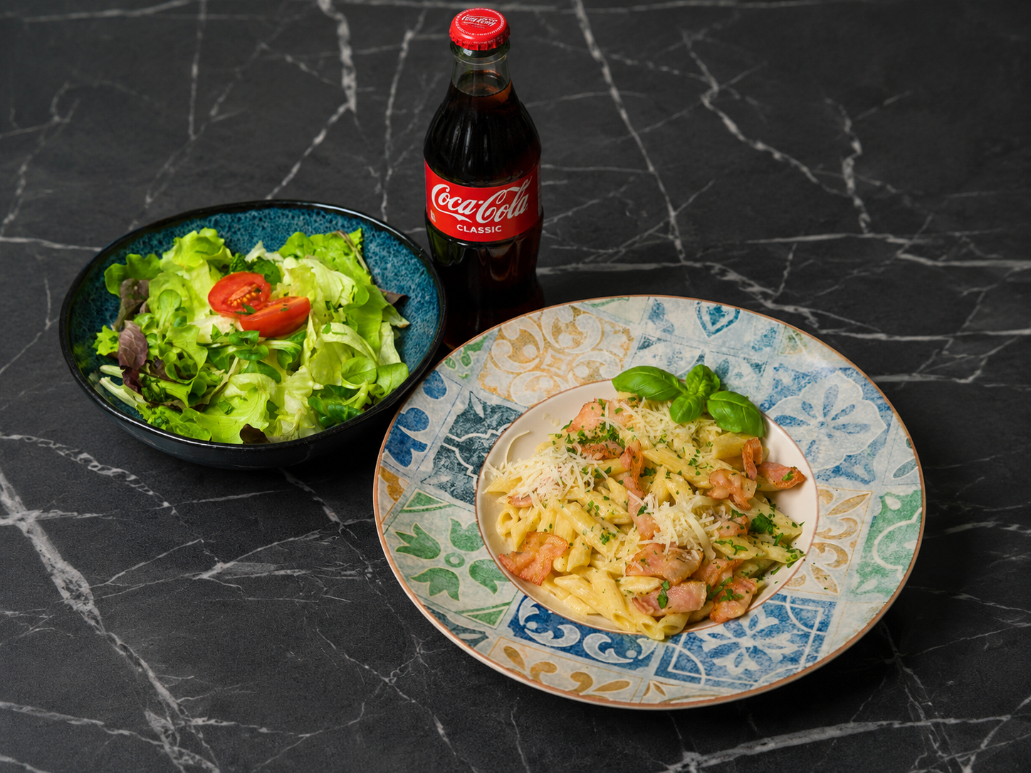Carbonara + Insalata Verde + Cola 0.5 – jetzt in Graz bestellen